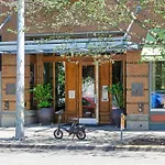 Belltown Court North